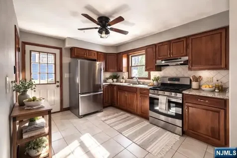 20 Bannehr Street Oakland NJ 07436