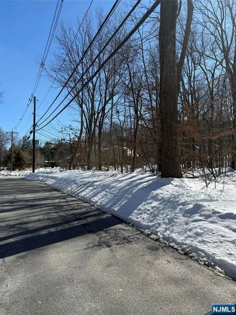 15 Saw Mill Road Kinnelon Borough NJ 07405