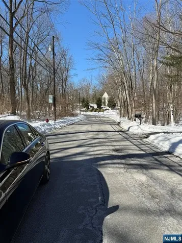 15 Saw Mill Road Kinnelon Borough NJ 07405