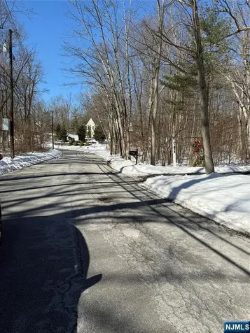 15 Saw Mill Road Kinnelon Borough NJ 07405