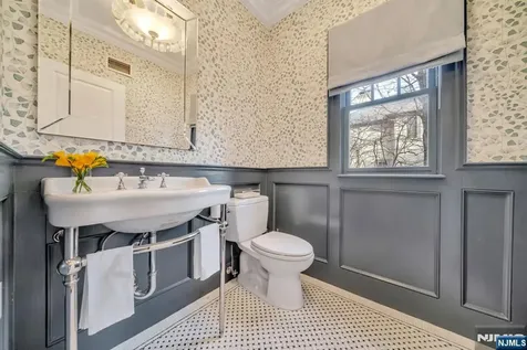 187 Buckingham Road Tenafly NJ 07670