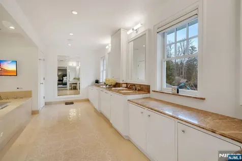 187 Buckingham Road Tenafly NJ 07670