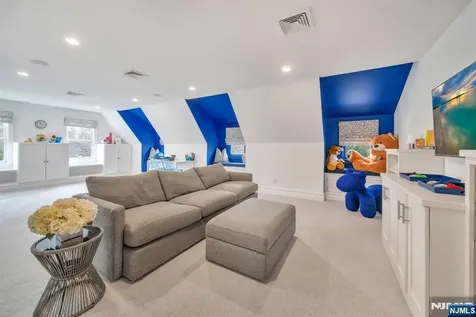 187 Buckingham Road Tenafly NJ 07670