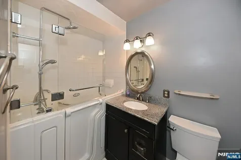 23 Hamil Court Clifton NJ 07013