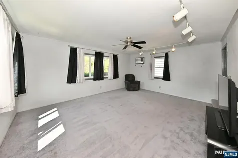 23 Hamil Court Clifton NJ 07013