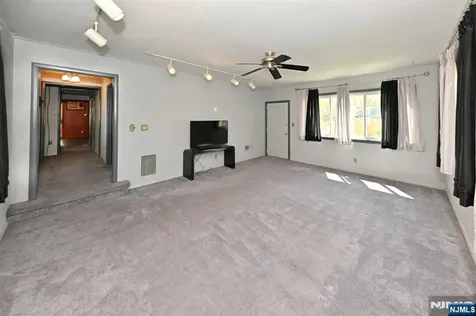 23 Hamil Court Clifton NJ 07013
