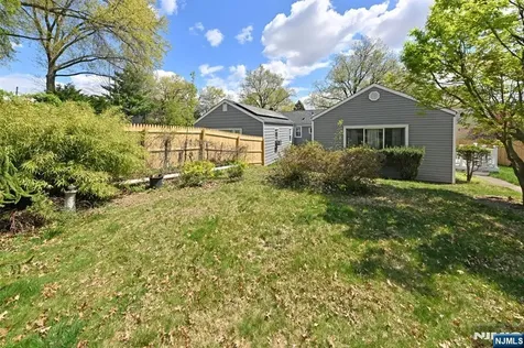 23 Hamil Court Clifton NJ 07013