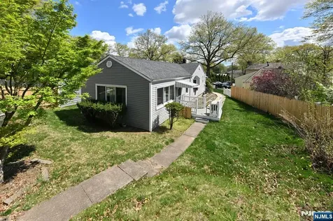 23 Hamil Court Clifton NJ 07013