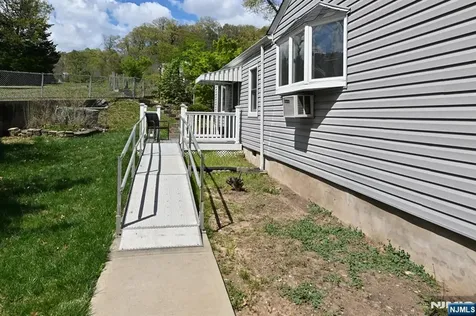 23 Hamil Court Clifton NJ 07013