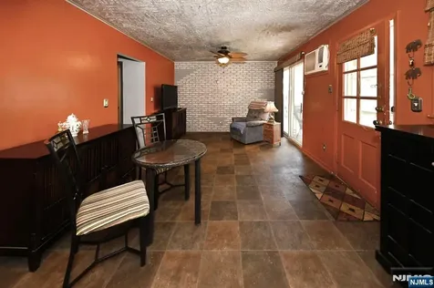 23 Hamil Court Clifton NJ 07013
