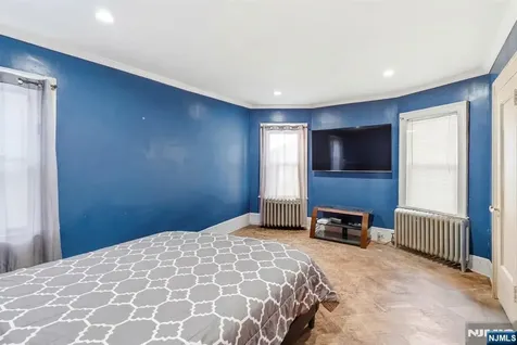 46 N 10th Street Newark NJ 07107