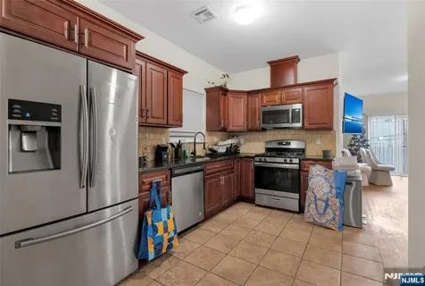 327 Park Street Elizabeth NJ 07206