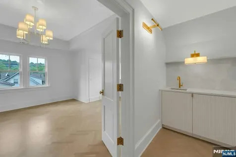 82 Watchung Avenue Montclair NJ 07043