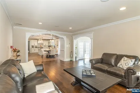 721 Somerset Street Franklin Lakes NJ 07417