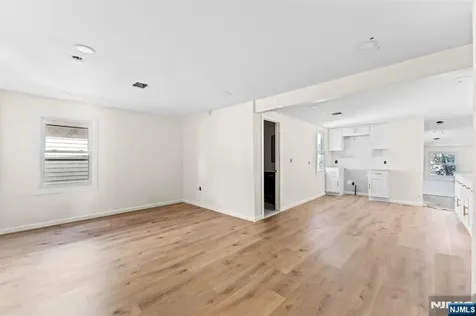585 Mcchesney Street Orange NJ 07050