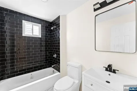 585 Mcchesney Street Orange NJ 07050