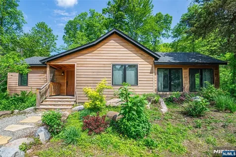 62 Mount Pleasant Road Knowlton NJ 07832