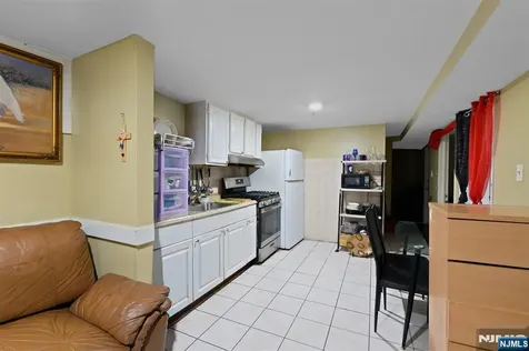 6511 Hudson Avenue West New York NJ 07093