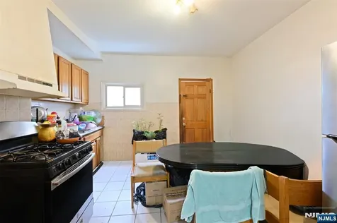 6511 Hudson Avenue West New York NJ 07093