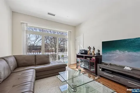 1127 Riverview Avenue Englewood NJ 07631