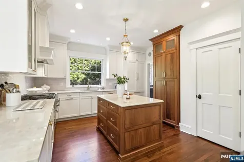 80 Crest Road Ridgewood NJ 07450