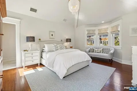 80 Crest Road Ridgewood NJ 07450
