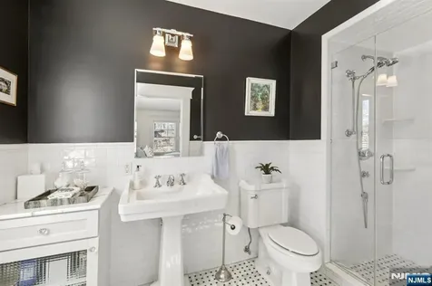 80 Crest Road Ridgewood NJ 07450
