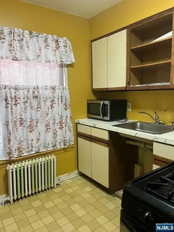 245 Passaic Passaic NJ 07055