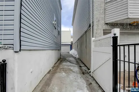 188 Pennington Street Newark NJ 07105