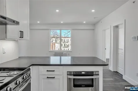 521 10th Street Union City NJ 07087