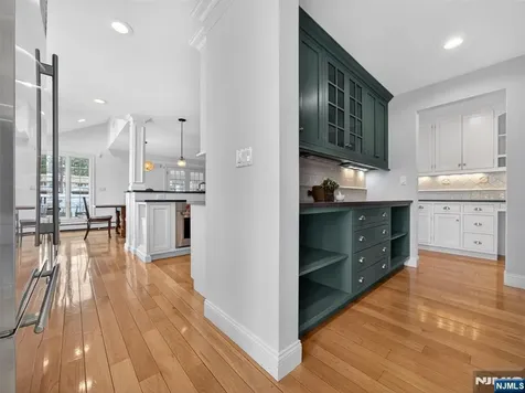 381 Lawrence Court Wyckoff NJ 07481