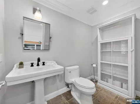 381 Lawrence Court Wyckoff NJ 07481