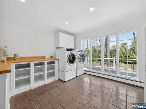 381 Lawrence Court Wyckoff NJ 07481