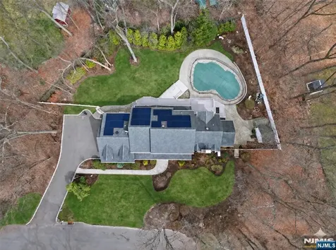 381 Lawrence Court Wyckoff NJ 07481