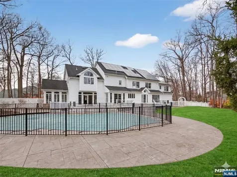 381 Lawrence Court Wyckoff NJ 07481