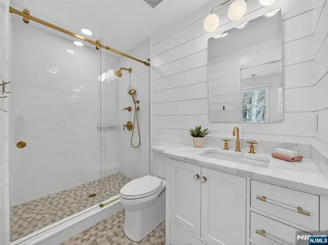 381 Lawrence Court Wyckoff NJ 07481