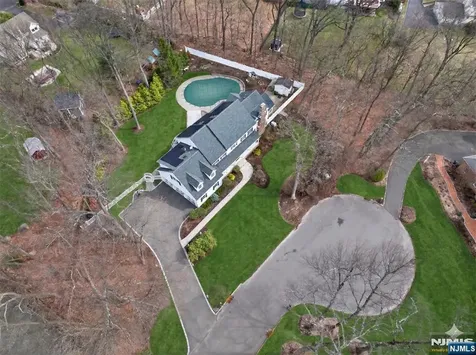 381 Lawrence Court Wyckoff NJ 07481