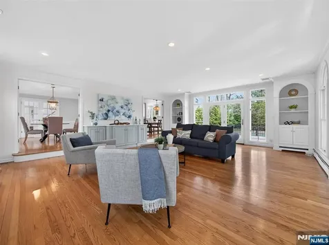 381 Lawrence Court Wyckoff NJ 07481