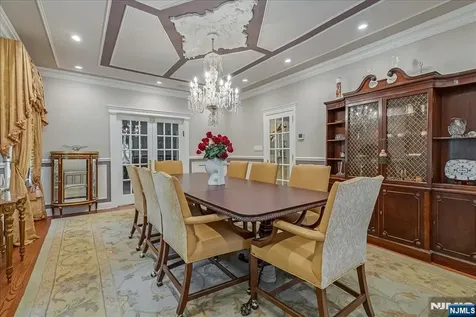 294 Oakwood Road Englewood NJ 07631