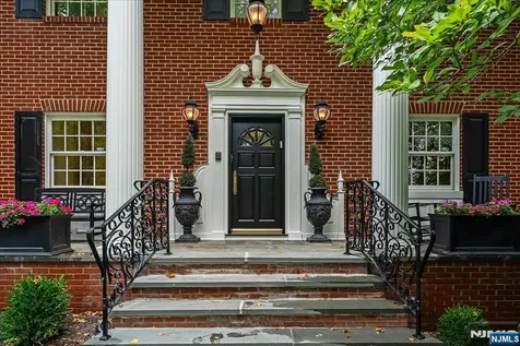 294 Oakwood Road Englewood NJ 07631