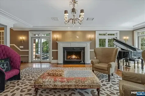294 Oakwood Road Englewood NJ 07631