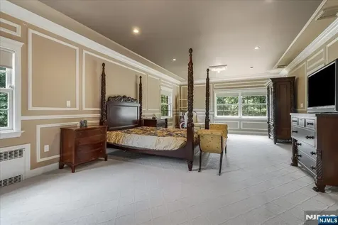 294 Oakwood Road Englewood NJ 07631