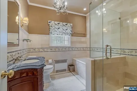 294 Oakwood Road Englewood NJ 07631