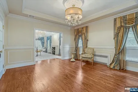 294 Oakwood Road Englewood NJ 07631