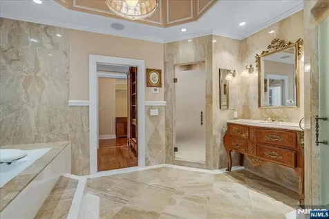 294 Oakwood Road Englewood NJ 07631