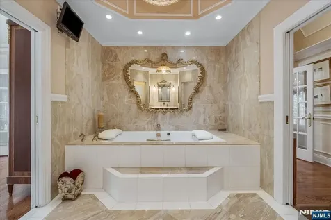 294 Oakwood Road Englewood NJ 07631