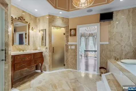 294 Oakwood Road Englewood NJ 07631