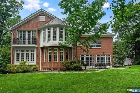 294 Oakwood Road Englewood NJ 07631