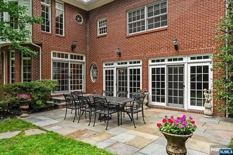 294 Oakwood Road Englewood NJ 07631