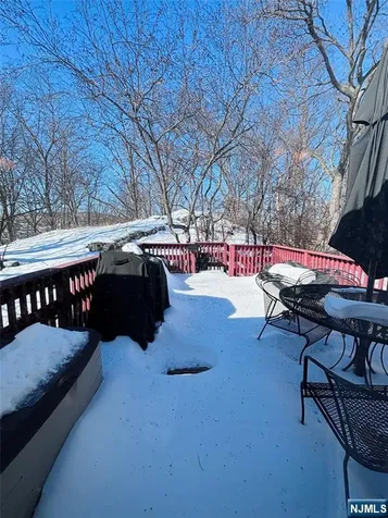 81 Lakeshore Drive Prospect Park NJ 07508